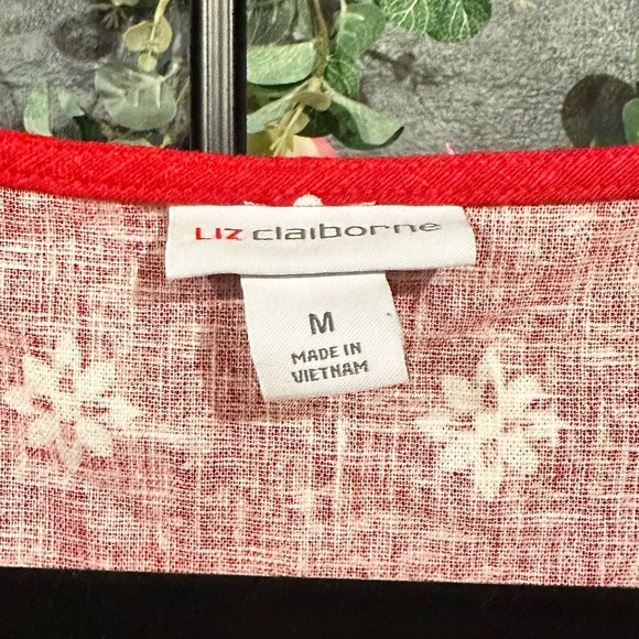 Liz Clairborne short sleeve Blouse | Medium - Picture 3 of 4